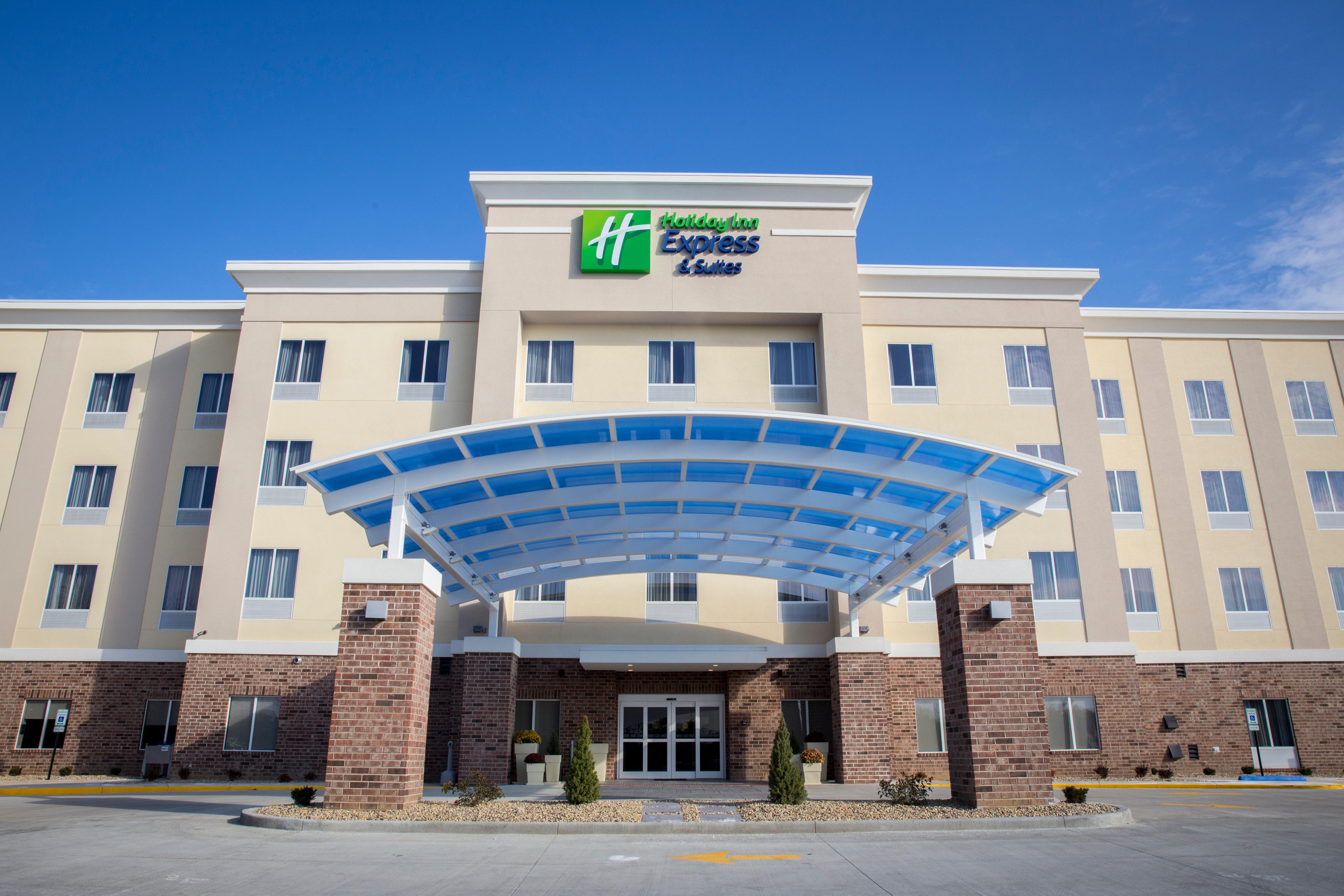 Holiday Inn Express And Suites Edwardsville By Ihg Exterior photo