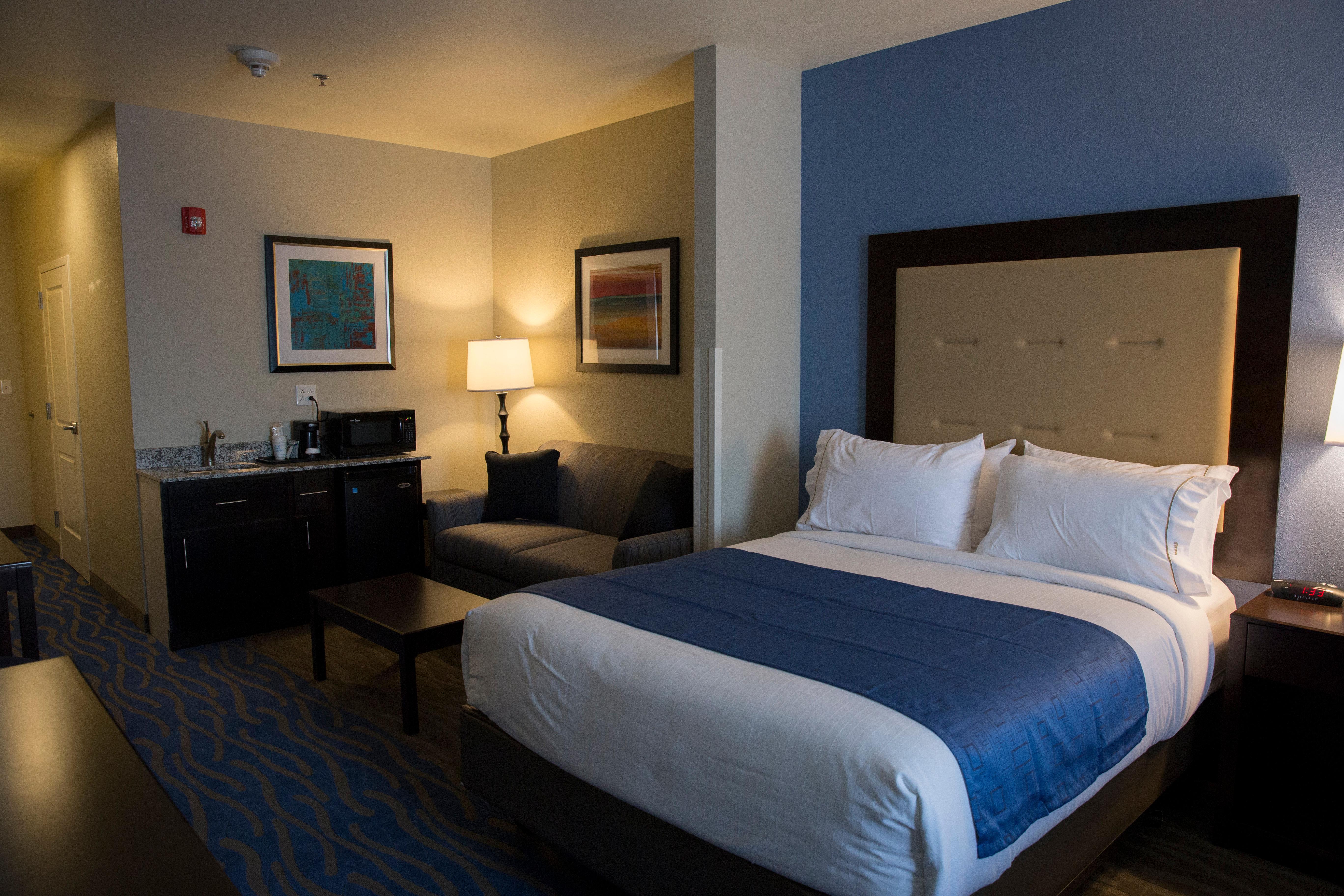 Holiday Inn Express And Suites Edwardsville By Ihg Exterior photo