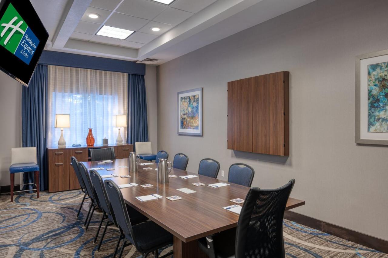 Holiday Inn Express And Suites Edwardsville By Ihg Exterior photo
