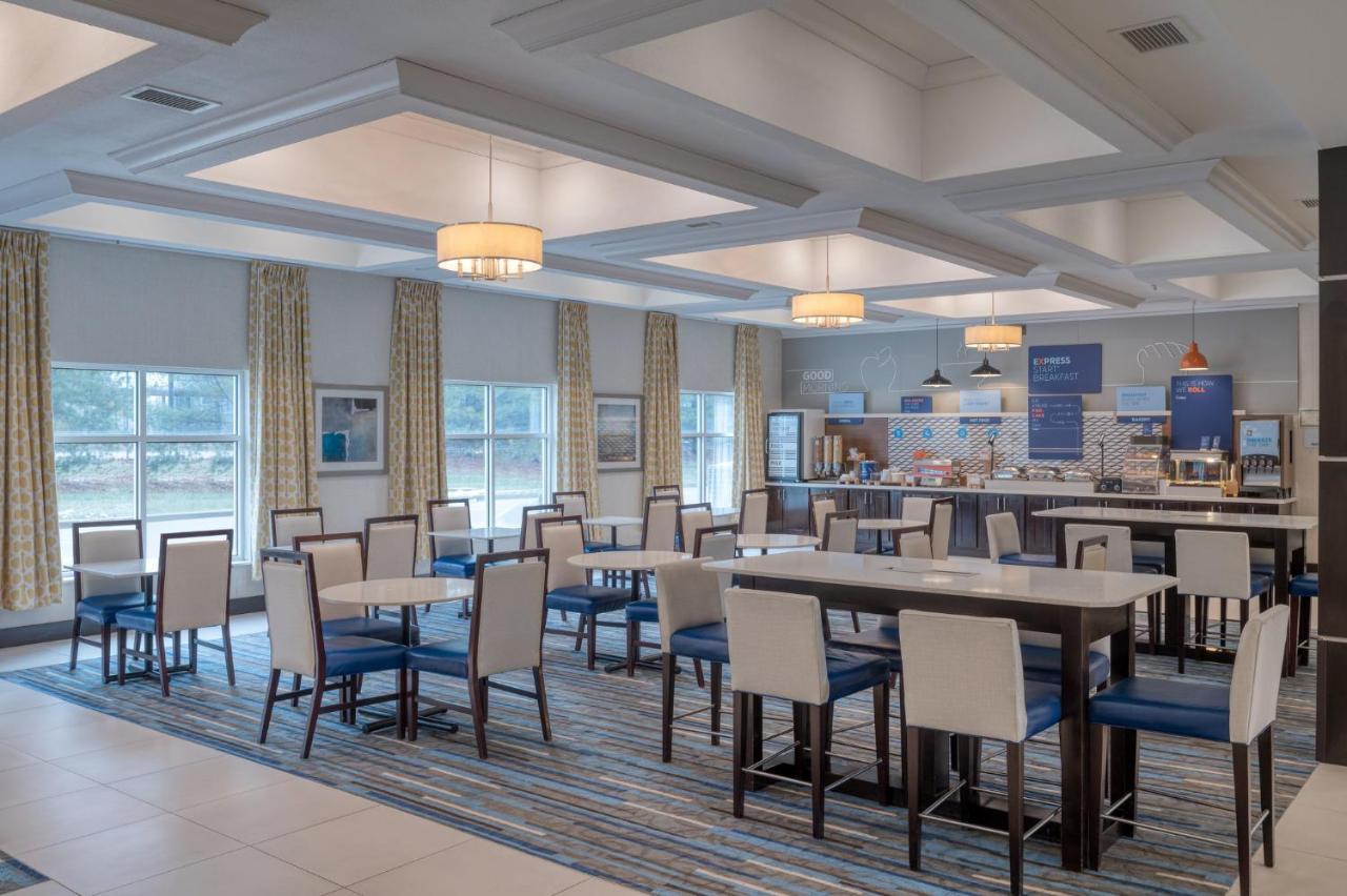 Holiday Inn Express And Suites Edwardsville By Ihg Exterior photo