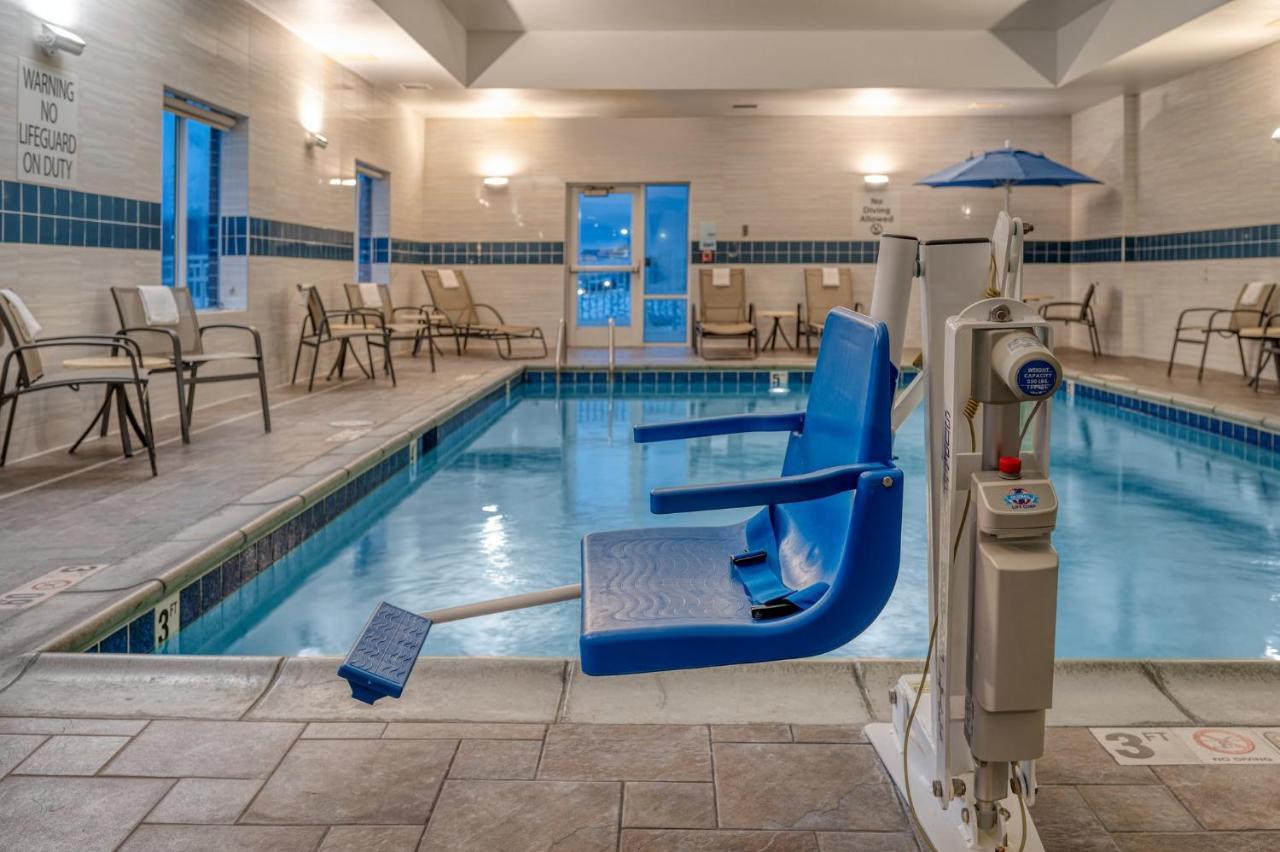 Holiday Inn Express And Suites Edwardsville By Ihg Exterior photo