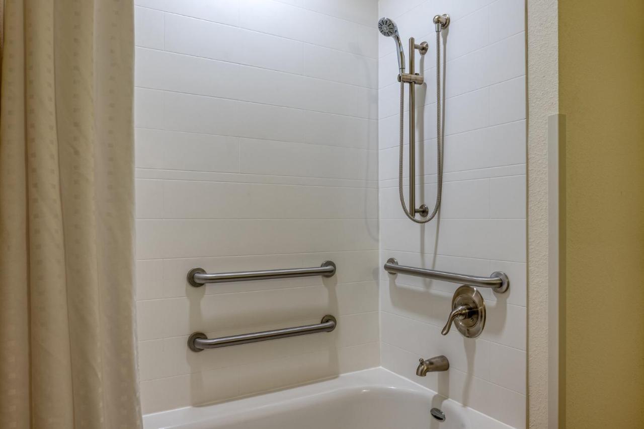 Holiday Inn Express And Suites Edwardsville By Ihg Exterior photo
