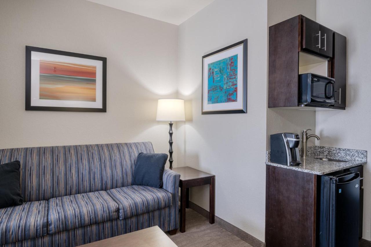 Holiday Inn Express And Suites Edwardsville By Ihg Exterior photo